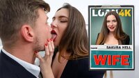 N’importe quel pénis devient gros et épais quand elle montre ses gros seins